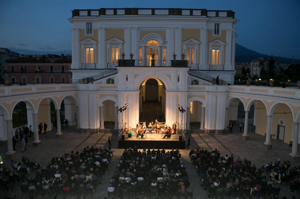 Concerto del Coro Polifonico di Napoli diretto da Luigi Grima, per il  Festival delle Ville Vesuviane, il 19 luglio 2018 a Villa Campolieto,  Ercolano - CulturaSpettacolo.it