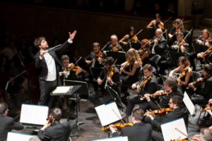 Juraj Valčuha inaugura la Stagione di Concerti 2019/2020 del Teatro San Carlo di Napoli con Ligeti e Mahler, il 12 ed il 13 ottobre 2019