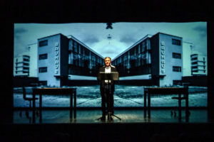 Ezio Mauro in “Berlino. Cronache del muro”, il 21 novembre 2019 al Teatro Nuovo di Napoli