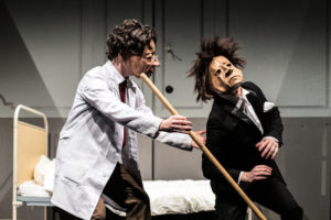 “Dr. Nest”, la nuova produzione di Familie Flöz, dal 6 al 15 dicembre 2019 al Teatro Bellini di Napoli