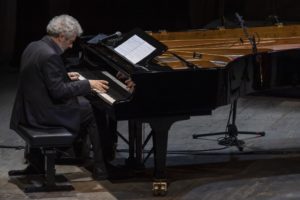 Nicola Piovani in concerto al  Teatro Mercadante di Napoli, il 19 dicembre 2019