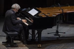 Nicola Piovani in concerto al  Teatro Mercadante di Napoli, il 19 dicembre 2019