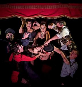 Il Nostos Teatro di Aversa diventa un bus teatrale con il cabaret del “Bus Theater”, il 18 gennaio 2020