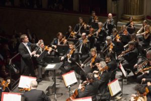 Michele Mariotti dirige  l’Orchestra del Teatro San Carlo di Napoli nelle prime Sinfonie di Beethoven e Schumann, il 3 dicembre 2021