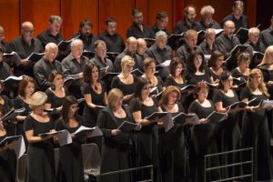 José Luis Basso dirige il Coro del Teatro San Carlo di Napoli in capolavori corali di Brahms e Fauré, il 15 luglio 2022