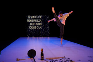 “Best Regards”, di Marco D’Agostin, dal 2 al 5 febbraio 2023 al Teatro Nuovo di Napoli