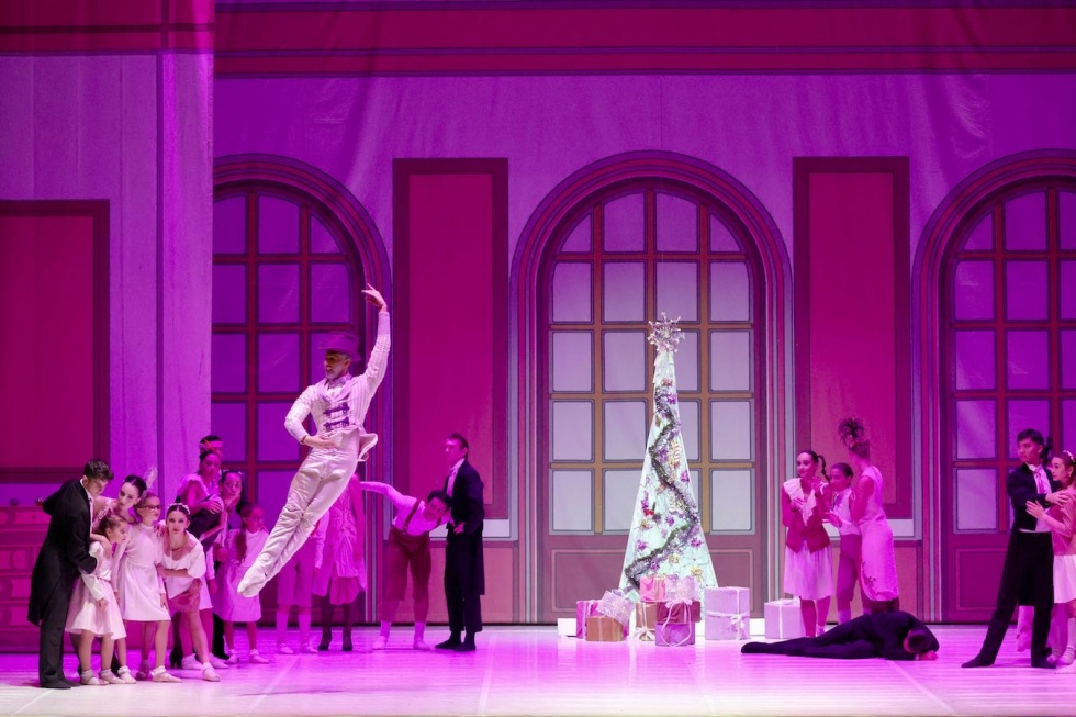 “Lo Schiaccianoci” del Balletto di Milano, il 16 ed il 17 dicembre 2023 al Teatro Politeama di Napoli “Lo Schiaccianoci” del Balletto di Milano, il 16 ed il 17 dicembre 2023 al Teatro Politeama di Napoli