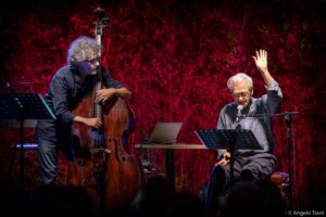 “Lettura clandestina”, reading teatrale musicale dedicato a Ennio Flaiano, ideato da Fabrizio Bentivoglio con Ferruccio Spinetti, il 27 gennaio 2024 al Teatro Mercadante di Napoli