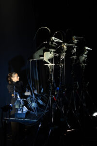 “Corvidae. Sguardi di specie”, di e con Marta Cuscunà, dal 7 al 10 marzo 2024 al Teatro Nuovo di Napoli