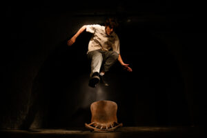 “Una passione”, diretto e interpretato da Armando Distinto, dall’11 al 13 aprile 2025 al Teatro Tram di Napoli